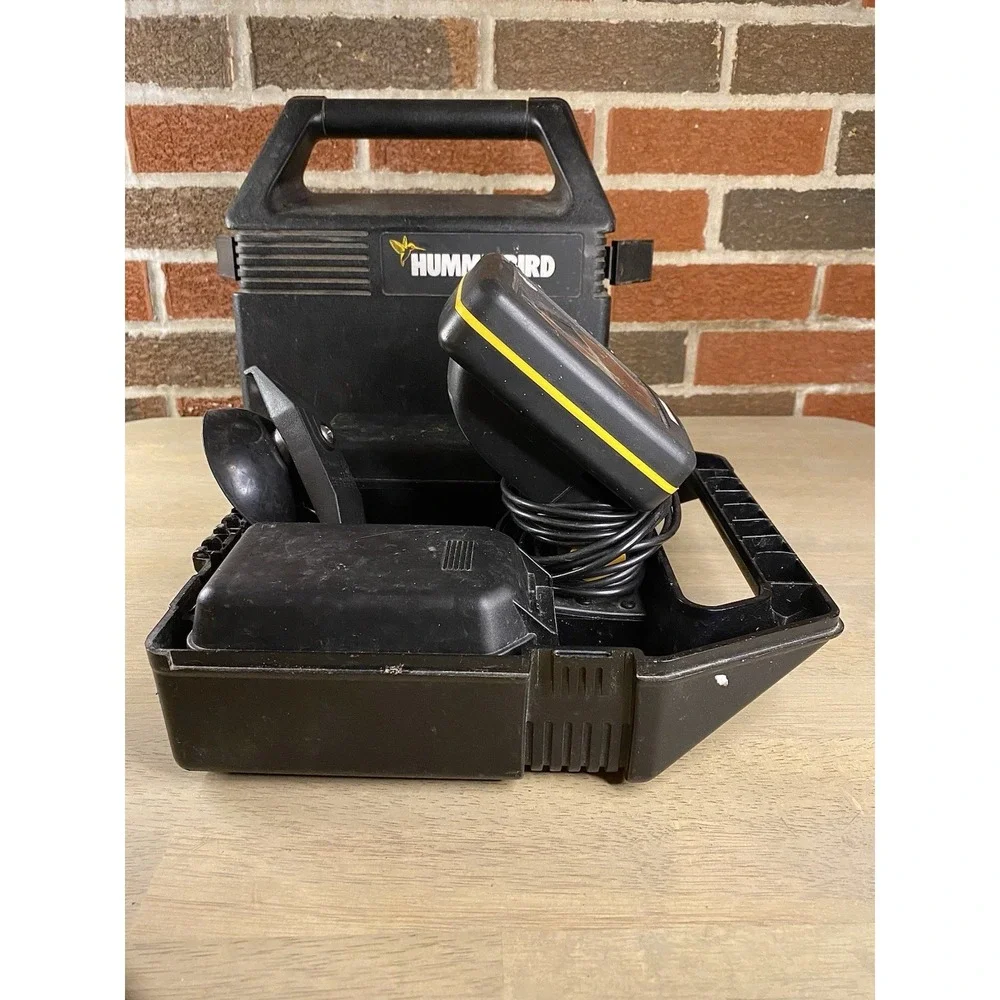 Humminbird‎ Wide 100 Portable Fish / Depth Finder & 455 Transducer w/ Case